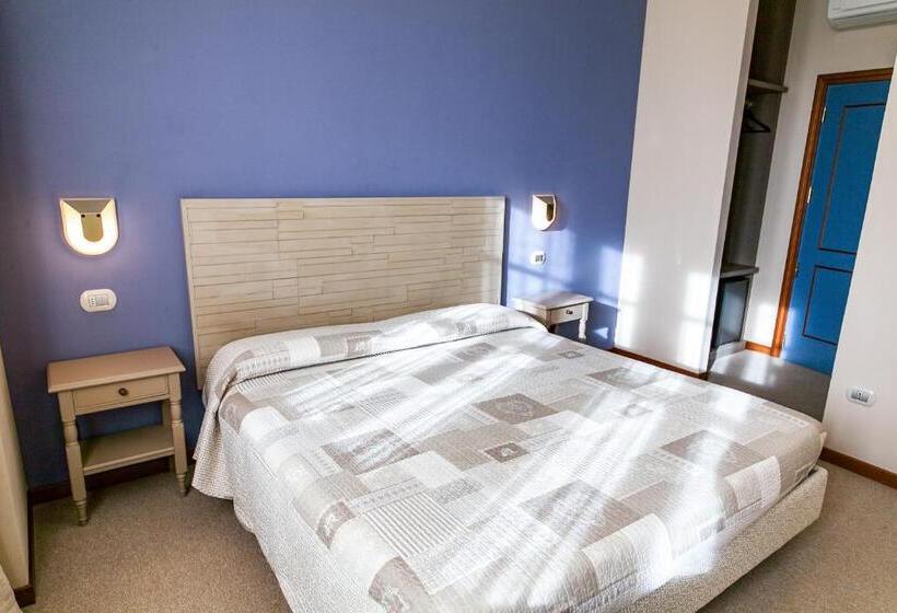 اتاق لوکس با چشمانداز شهر, La Grotta