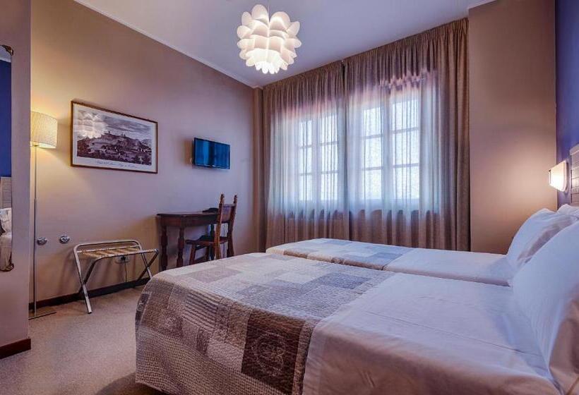 اتاق لوکس با چشمانداز شهر, La Grotta