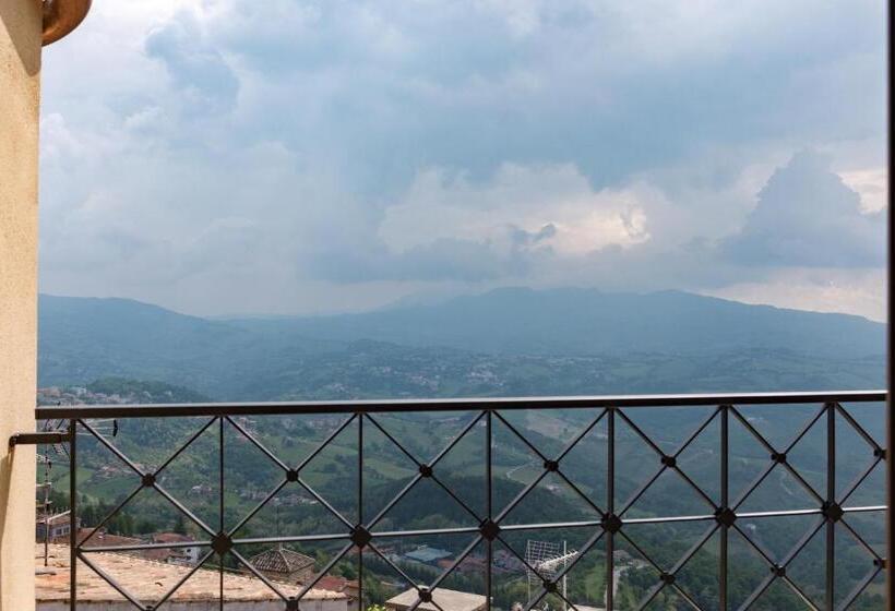 اتاق سوپریور, La Grotta