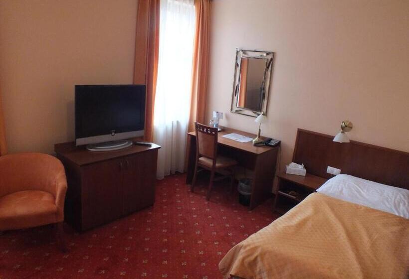 适合残疾人士使用的单人标准间, Majolika