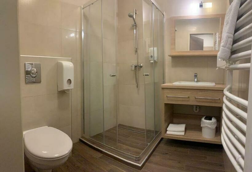 스탠다드 룸, Nimród Hotel és ètterem