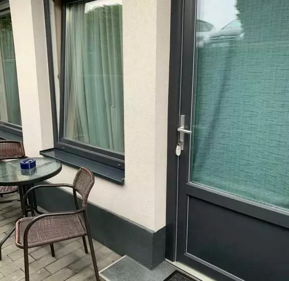 ベーシックトリプルルーム, Nimród Hotel és ètterem