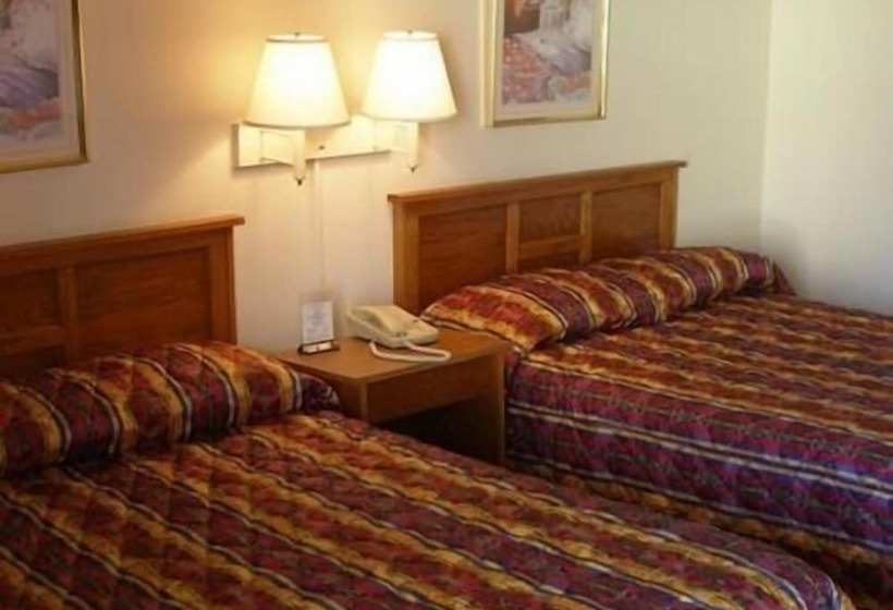 غرفه قياسيه سريرين مزدوجين, Red Carpet Inn Starke