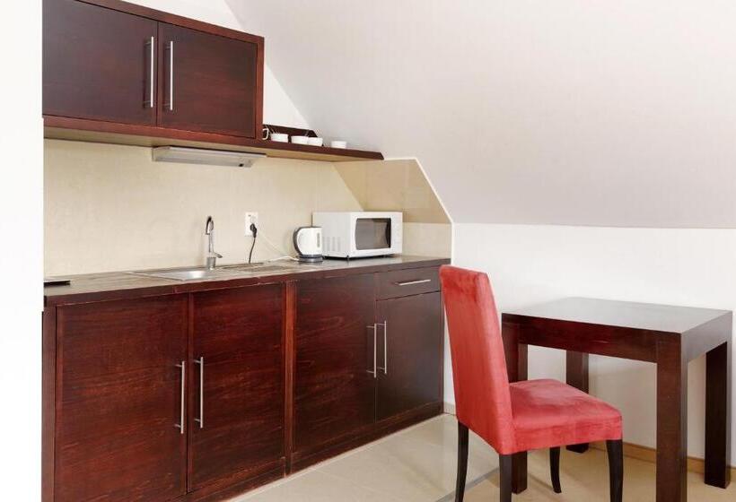 شقة غرفتين, Tulipan