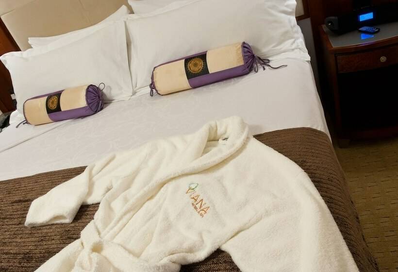 Люкс Кровать Кинг, Viana Hotel And Spa, Trademark Collection By Wyndham