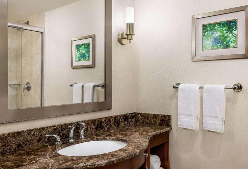 キングサイズベッドのデラックスルーム, Viana Hotel And Spa, Trademark Collection By Wyndham