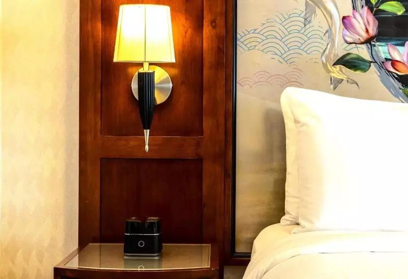 キングサイズベッドのスイートルーム, Viana Hotel And Spa, Trademark Collection By Wyndham