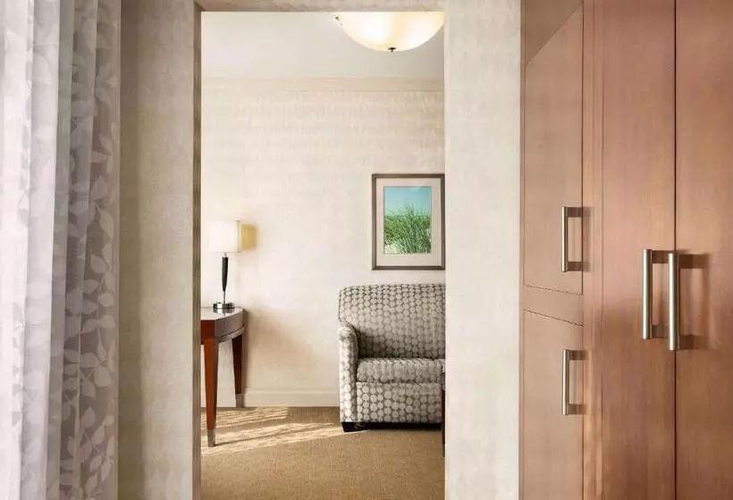 キングサイズベッドのスイートルーム, Viana Hotel And Spa, Trademark Collection By Wyndham