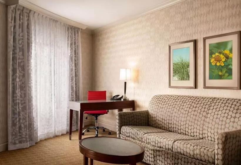 キングサイズベッドのスイートルーム, Viana Hotel And Spa, Trademark Collection By Wyndham