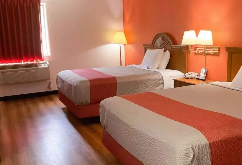 ２ダブルベッドのスタンダードルーム, Motel 6 Hannibal, Mo