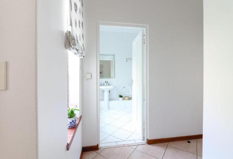 غرفة قياسية سرير كينج, A Tuscan Villa Guest House