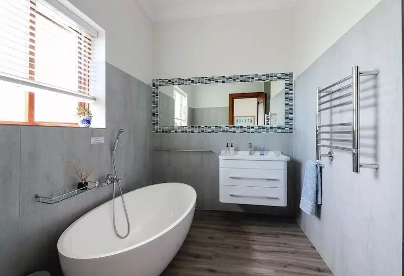 スタンダードルーム, A Tuscan Villa Guest House