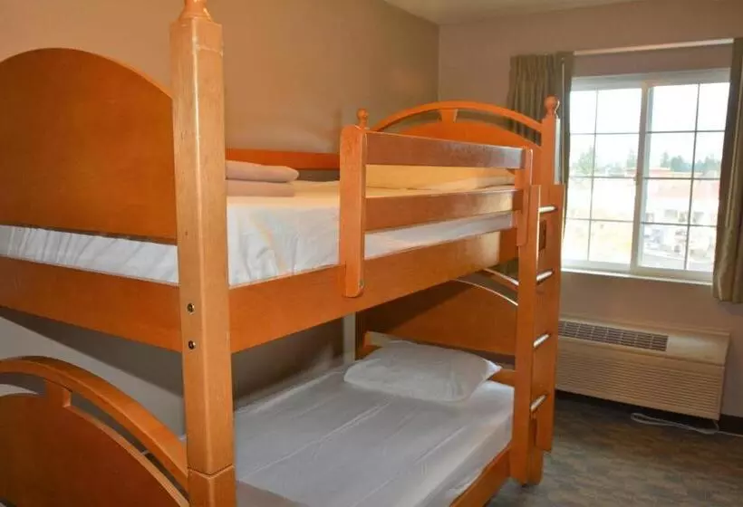 Perhesviitti, Fairbridge Inn & Suites Dupont