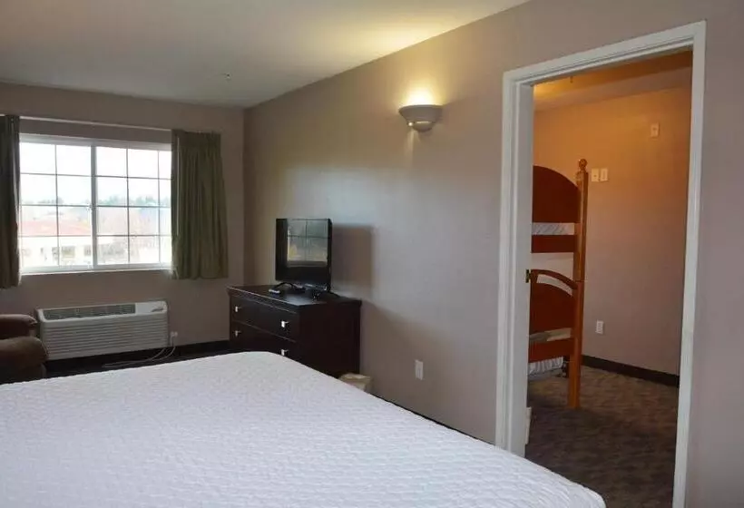 Perhesviitti, Fairbridge Inn & Suites Dupont