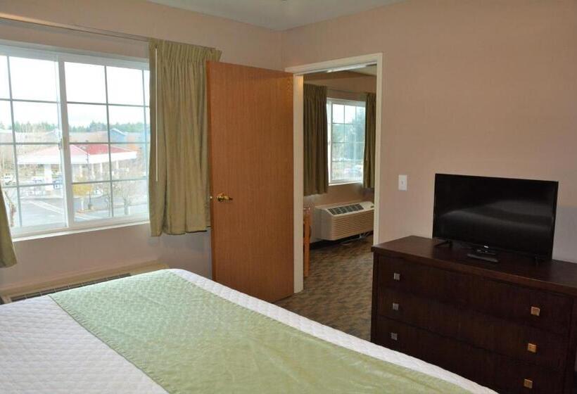 Люкс, Fairbridge Inn & Suites Dupont
