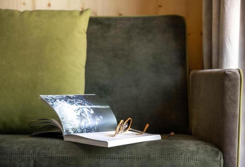 标准单人间, Aktiv Basemontafon