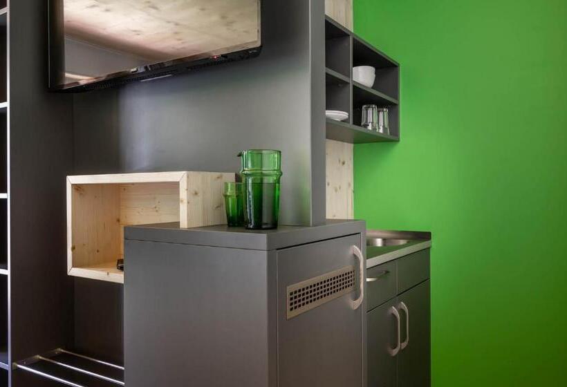 标准单人间, Aktiv Basemontafon