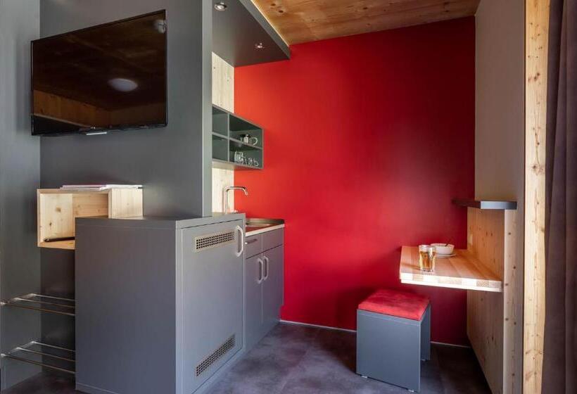 标准单人间, Aktiv Basemontafon