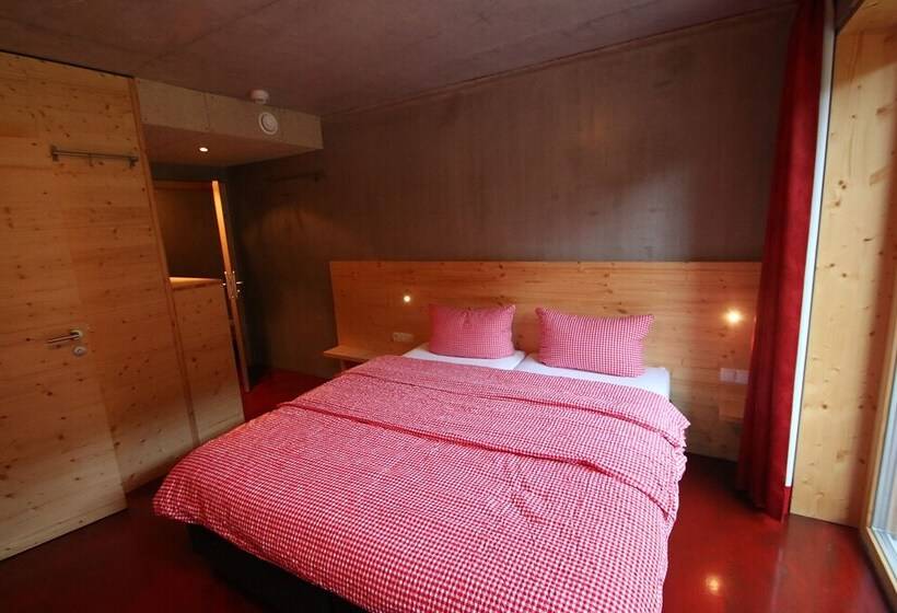 标准单人间, Aktiv Basemontafon