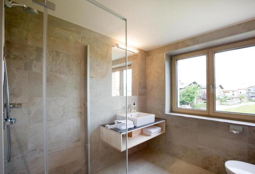 شقة غرفتين نوم مزودة بشُرفة, Schtûbat