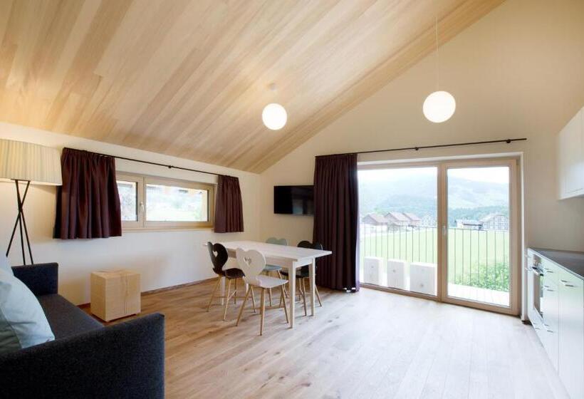 شقة غرفتين نوم مزودة بشُرفة, Schtûbat