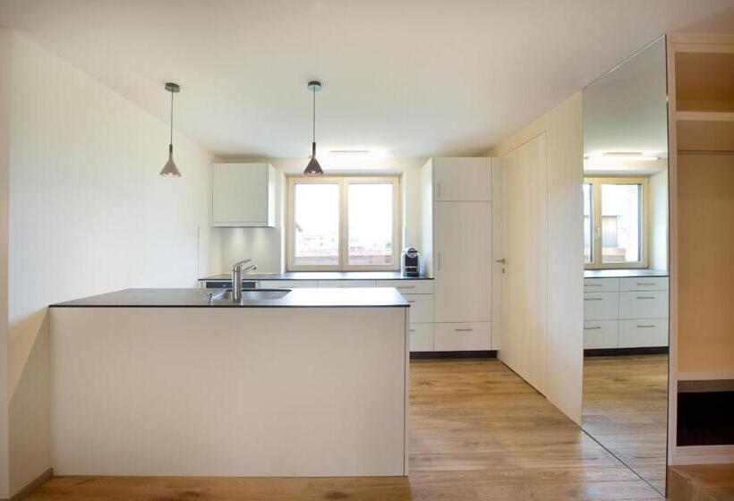 شقة 3 غرف, Schtûbat