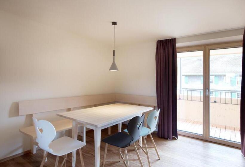 شقة 3 غرف, Schtûbat