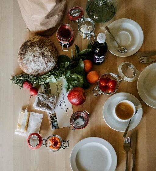 إستوديو قياسى ذو إطلالة, Schtûbat