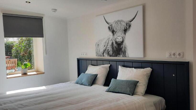 Студио Стандарт Вид на Сад, Auberge A Gen Kirk B&b