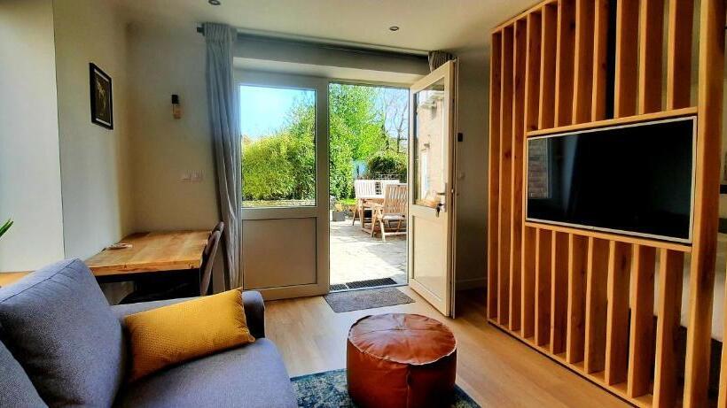 Студио Стандарт Вид на Сад, Auberge A Gen Kirk B&b