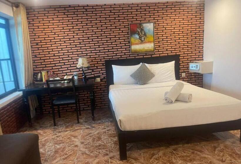 חדר דלוקס עם מרפסת, Best Central Point