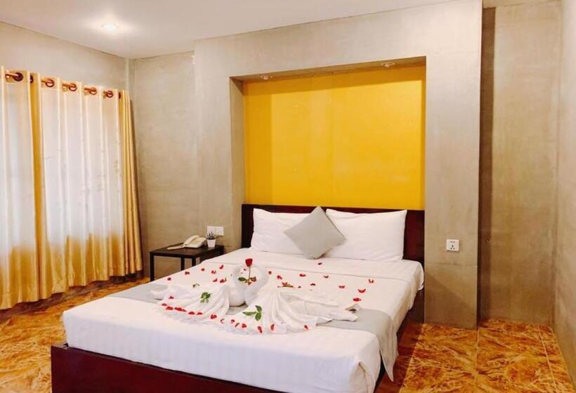 חדר דלוקס עם מרפסת, Best Central Point