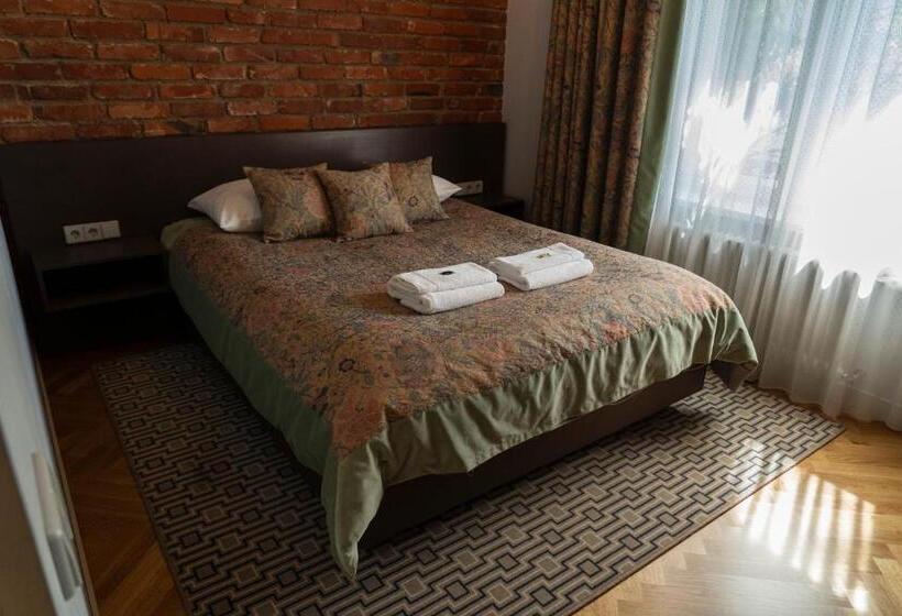 آپارتمان 1 خوابه, Roze Boutique