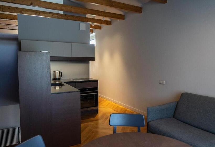 آپارتمان 1 خوابه, Roze Boutique