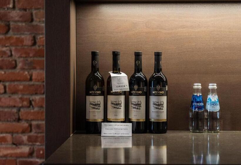 آپارتمان 1 خوابه, Roze Boutique