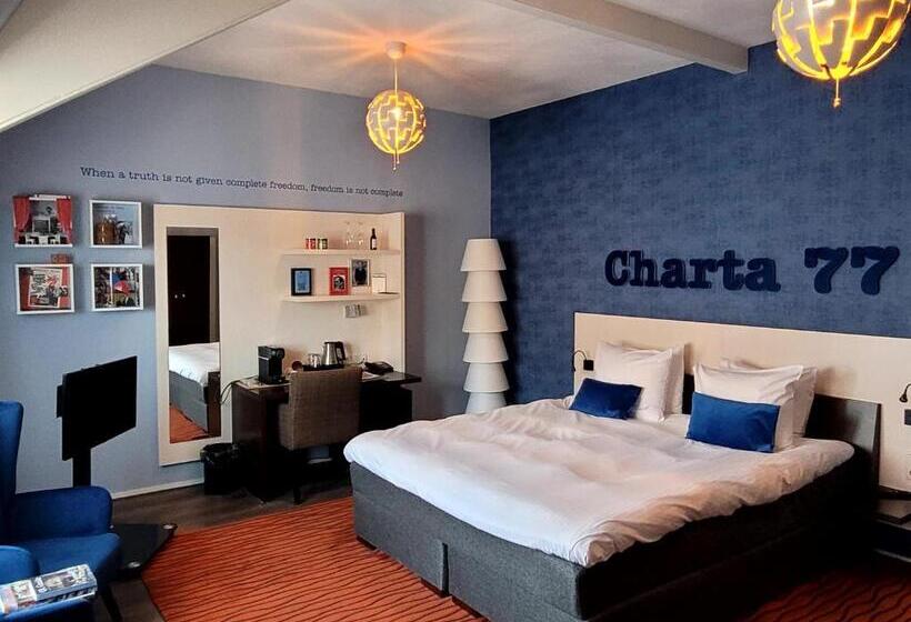 اتاق لوکس, De Wereld