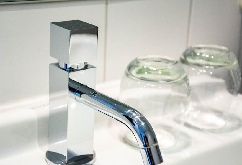 اتاق استاندارد, De Wereld