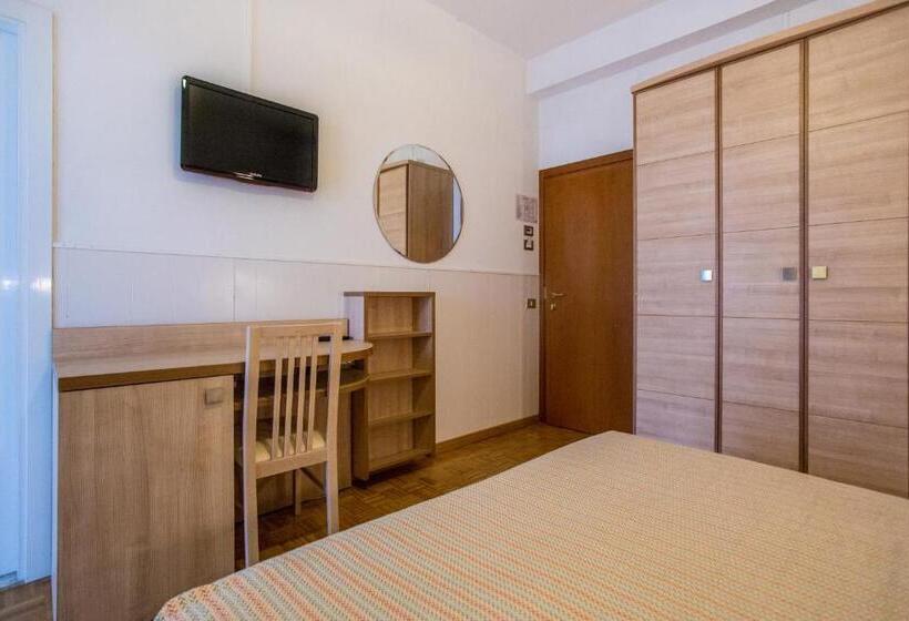 Номер Стандарт Трехместный, The Donatello Hotel Cesenatico