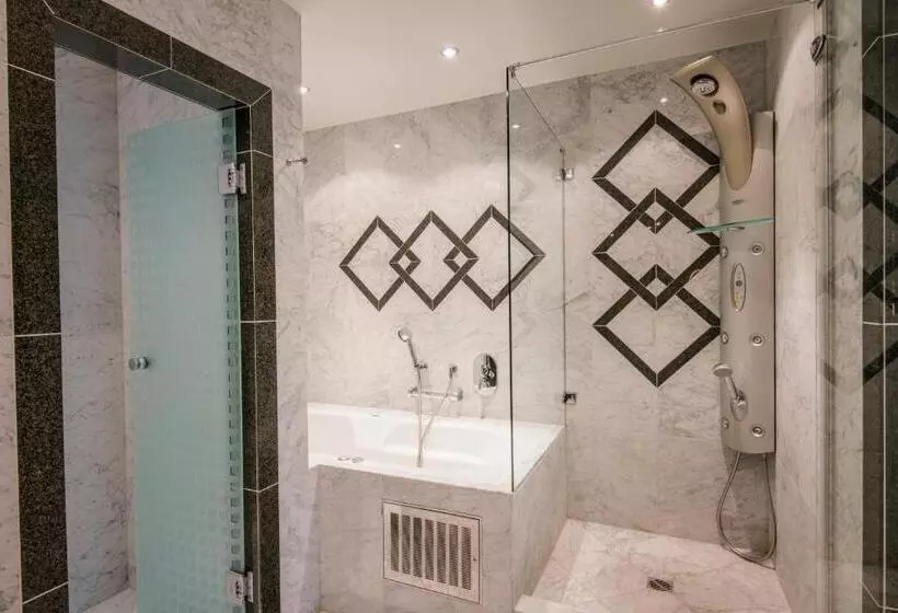سوییت, Hôtel Eden Au Lac