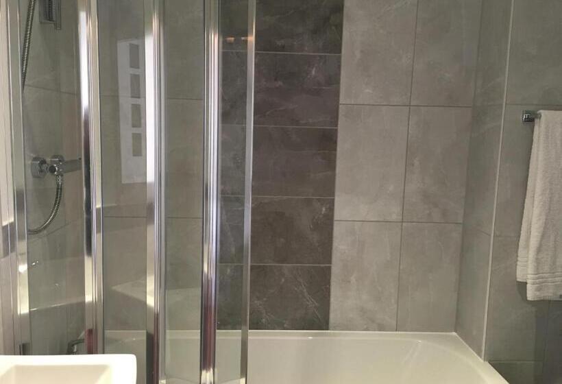 Номер Стандарт Трехместный, Grosvenor Hotel Rugby