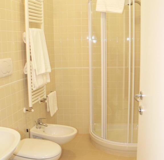 غرفة كلاسيكية, Il Grillo