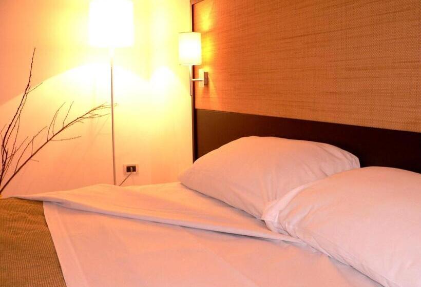 غرفة كلاسيكية, Il Grillo