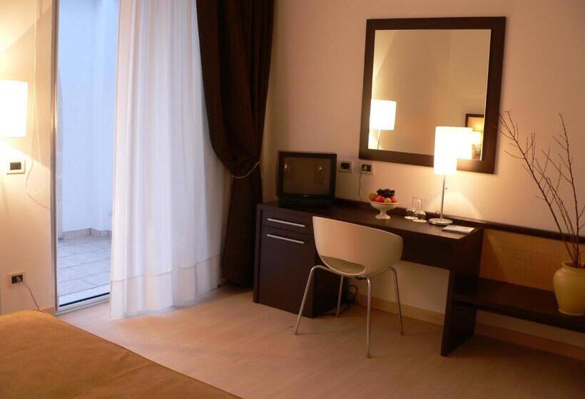 غرفة ديلوكس, Il Grillo