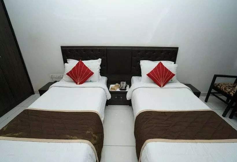 デラックスルーム, Mangalore International