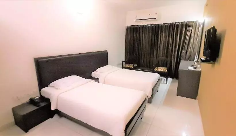 デラックスルーム, Mangalore International