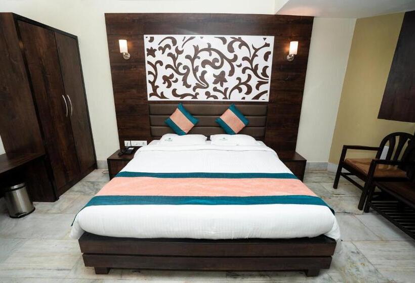 Семейный Номер, Mangalore International