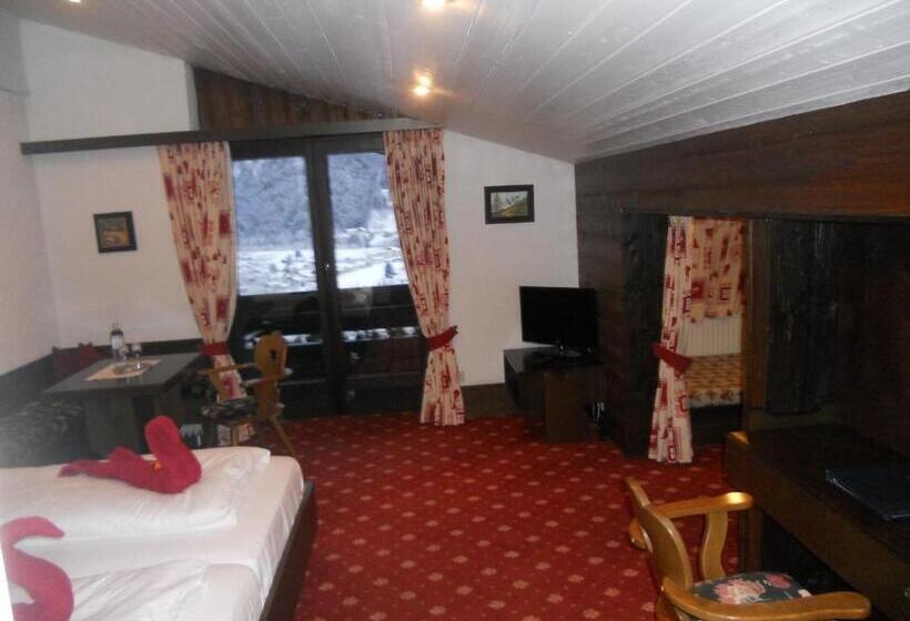 ファミリールーム, Montjola Nova