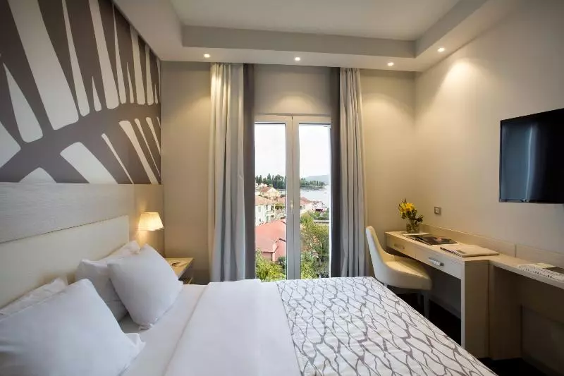 Standard Room Side Sea View