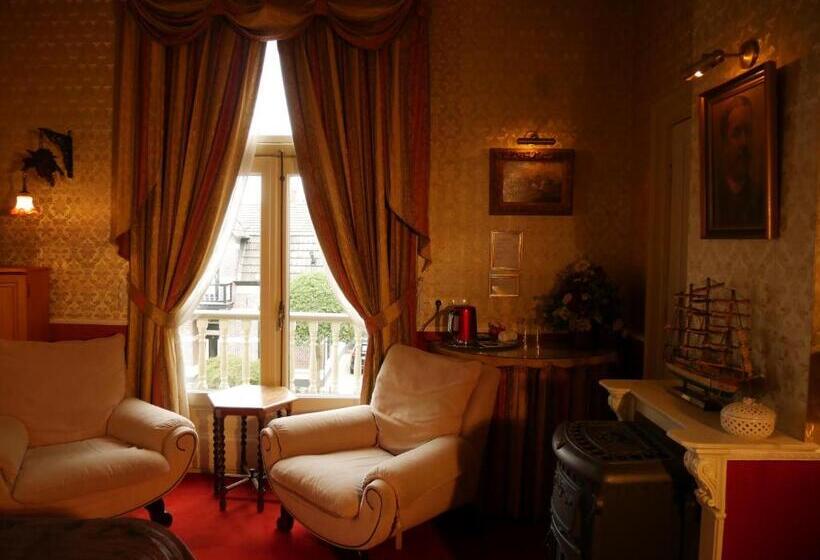 Deluxe Room, Pegasus