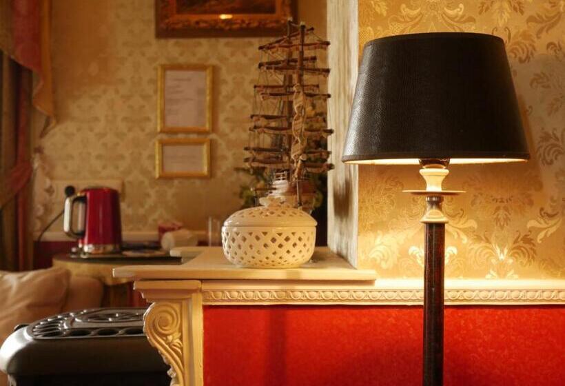 Deluxe Room, Pegasus